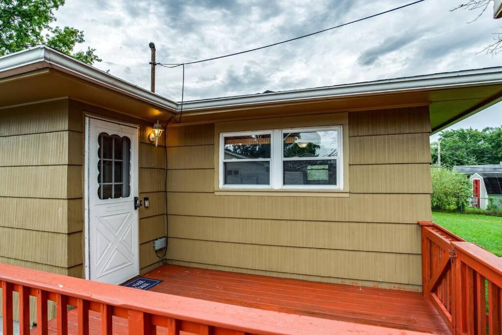 {Quiet Suburban Ranch Hot Tub} Mins Arpt/Rit/Dwnt Apartman Rochester Kültér fotó
